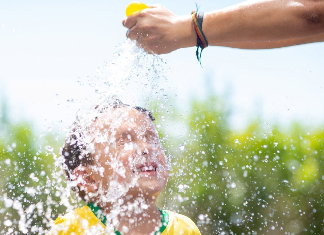 Aniversário em Casa, Alphaville, Fotografo documental, Aniversário Documental, Foto de guerra de bexiguinhas, Alphaville e Arredores, Fotografo de aniversario em alphaville, Fotografia feliz, Fotografia de criança, Fotografo de aniversário em Barueri