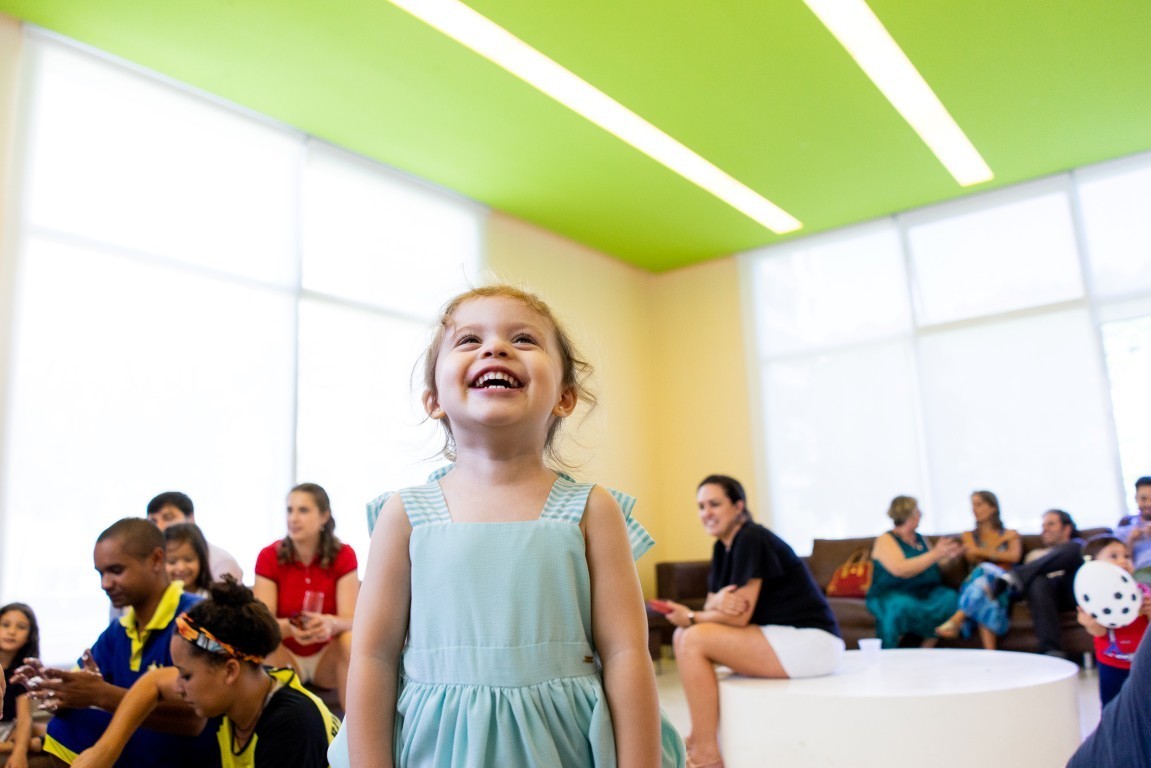 Aniversário em Casa, Alphaville, Fotografo documental, Aniversário Documental, Foto de guerra de bexiguinhas, Alphaville e Arredores, Fotografo de aniversario em alphaville, Fotografia feliz, Fotografia de criança, Fotografo de aniversário em Barueri