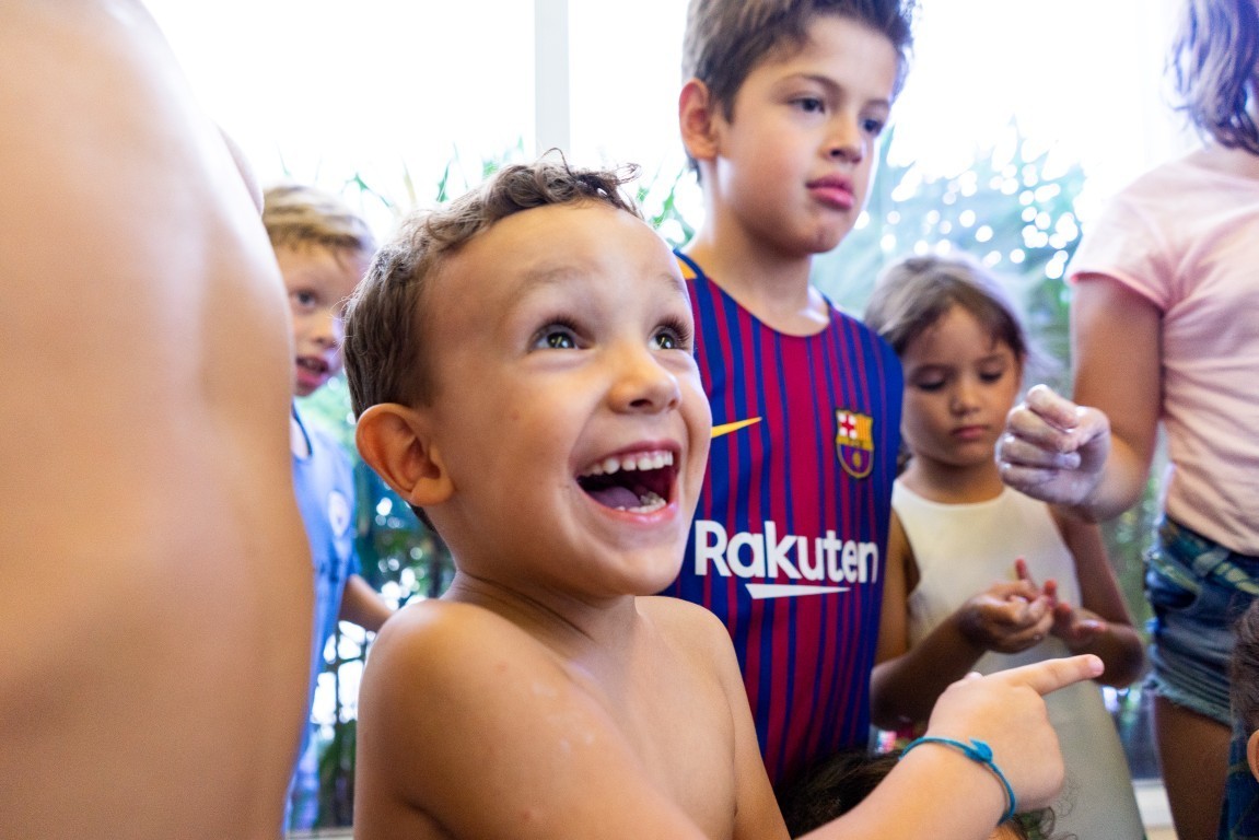 Aniversário em Casa, Alphaville, Fotografo documental, Aniversário Documental, Foto de guerra de bexiguinhas, Alphaville e Arredores, Fotografo de aniversario em alphaville, Fotografia feliz, Fotografia de criança, Fotografo de aniversário em Barueri