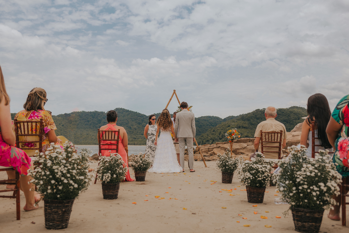casamento na praia e pé na areia em são vicente