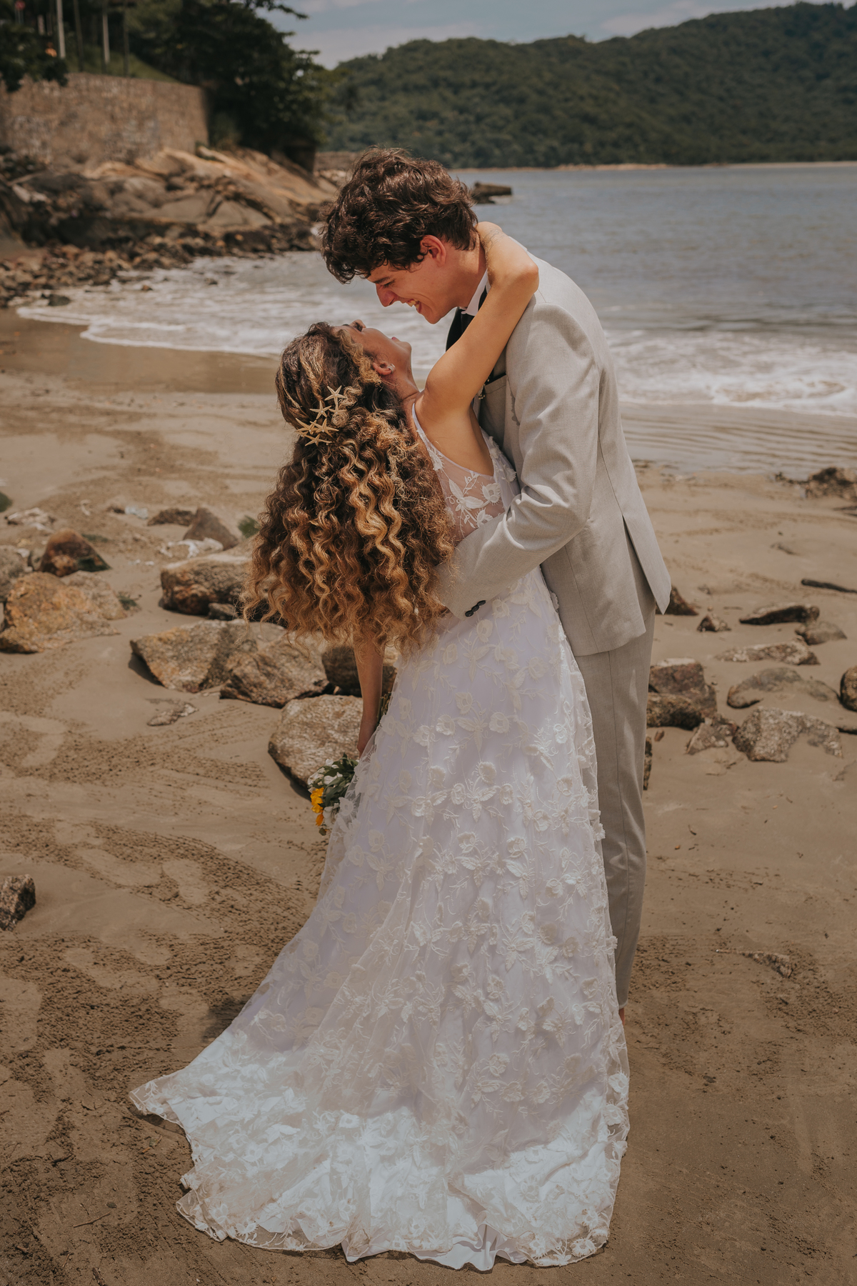 fotos de noivos na praia, casamento de dia, baixada santista