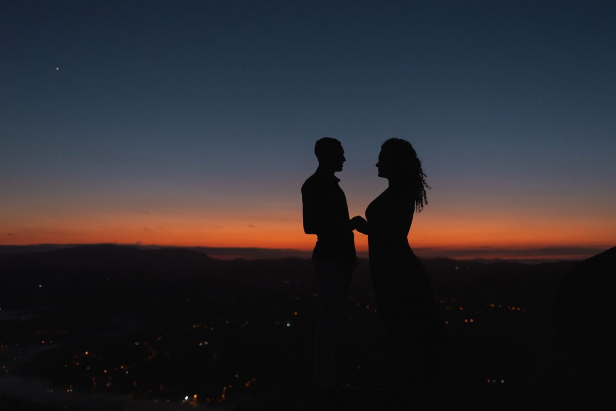 ensaio pico do olho d'água em mairiporã no nascer do sol 