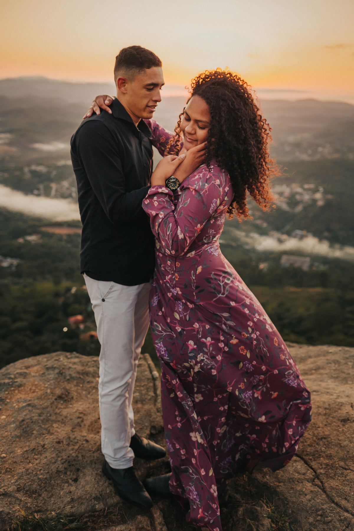 Fotos de casais em Mairiporã no nascer do Sol