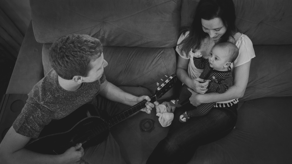 Lifestyle Família Fotos em Casa Documental Plantação Girassol Botucatu