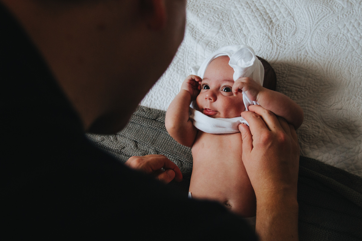 Lifestyle Família Fotos em Casa Documental Plantação Girassol Botucatu