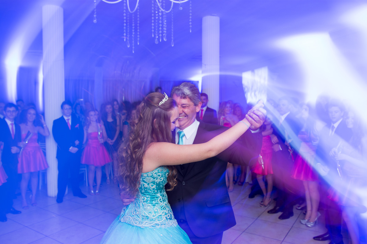 foto longa exposição em valsa de debutante