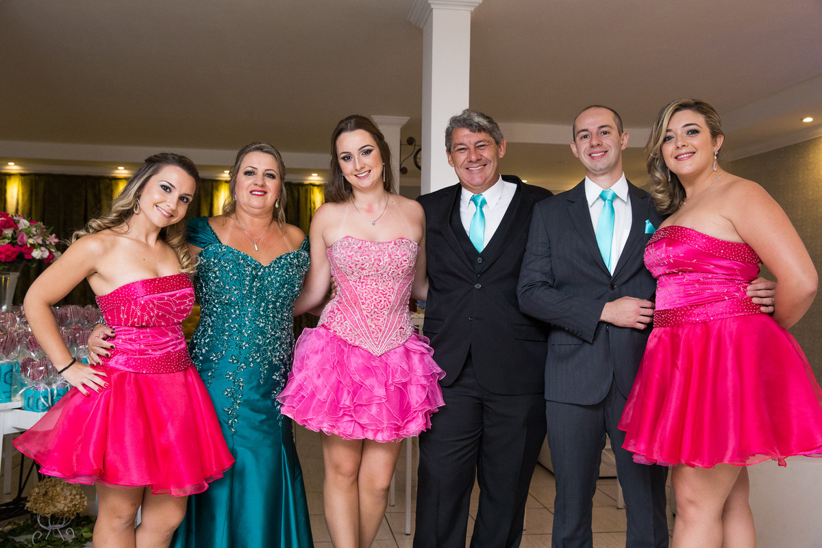 familia em festa de debutante
