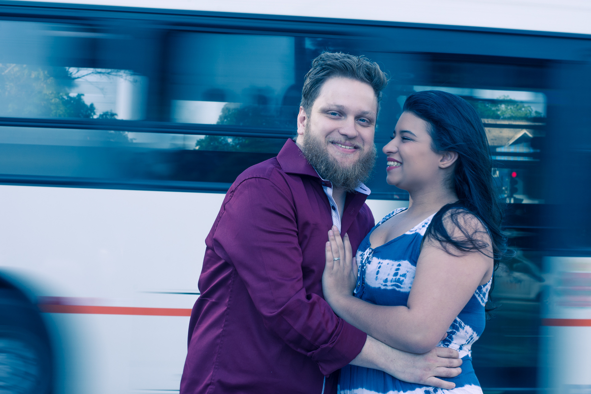 Ensaio urbano de prewedding de casal na avenida faria lima e Rebouças