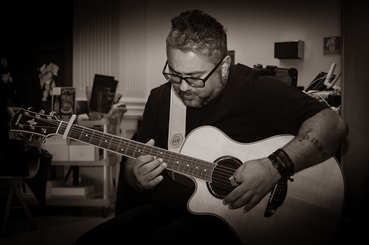 Happy Hour no Japengo Higienópolis com a Banda FeZaka tocando rock e pop nacional e internacional