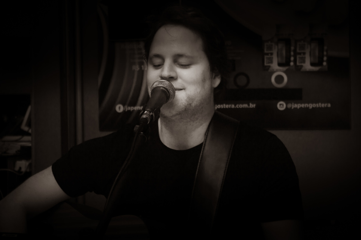 Happy Hour no Japengo Higienópolis com a Banda FeZaka tocando rock e pop nacional e internacional