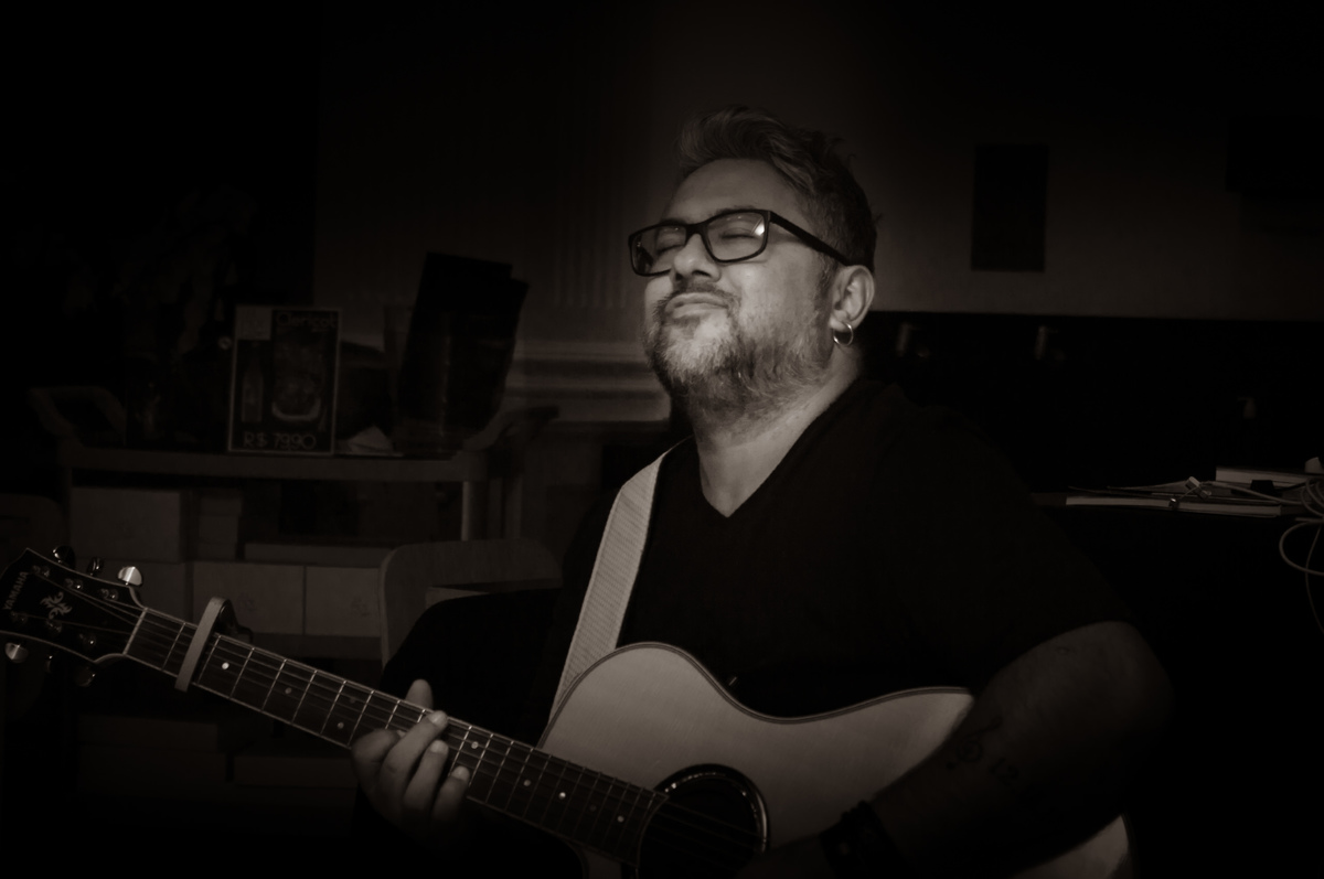 Happy Hour no Japengo Higienópolis com a Banda FeZaka tocando rock e pop nacional e internacional