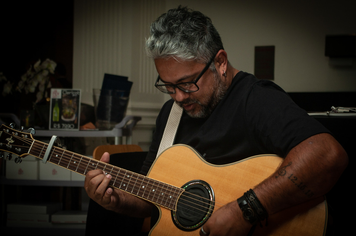 Happy Hour no Japengo Higienópolis com a Banda FeZaka tocando rock e pop nacional e internacional