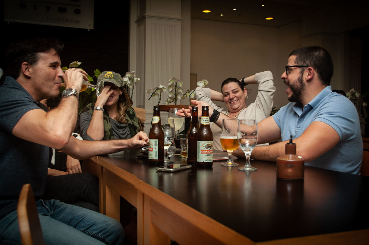 Happy Hour no Japengo Higienópolis com a Banda FeZaka tocando rock e pop nacional e internacional