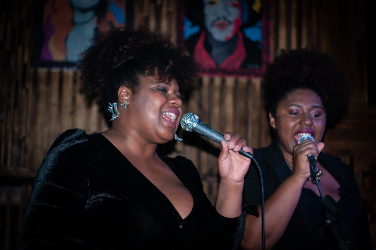 Melhores momentos do show da Banda Rebacca Neife, TonTon Jazz & Music Bar
