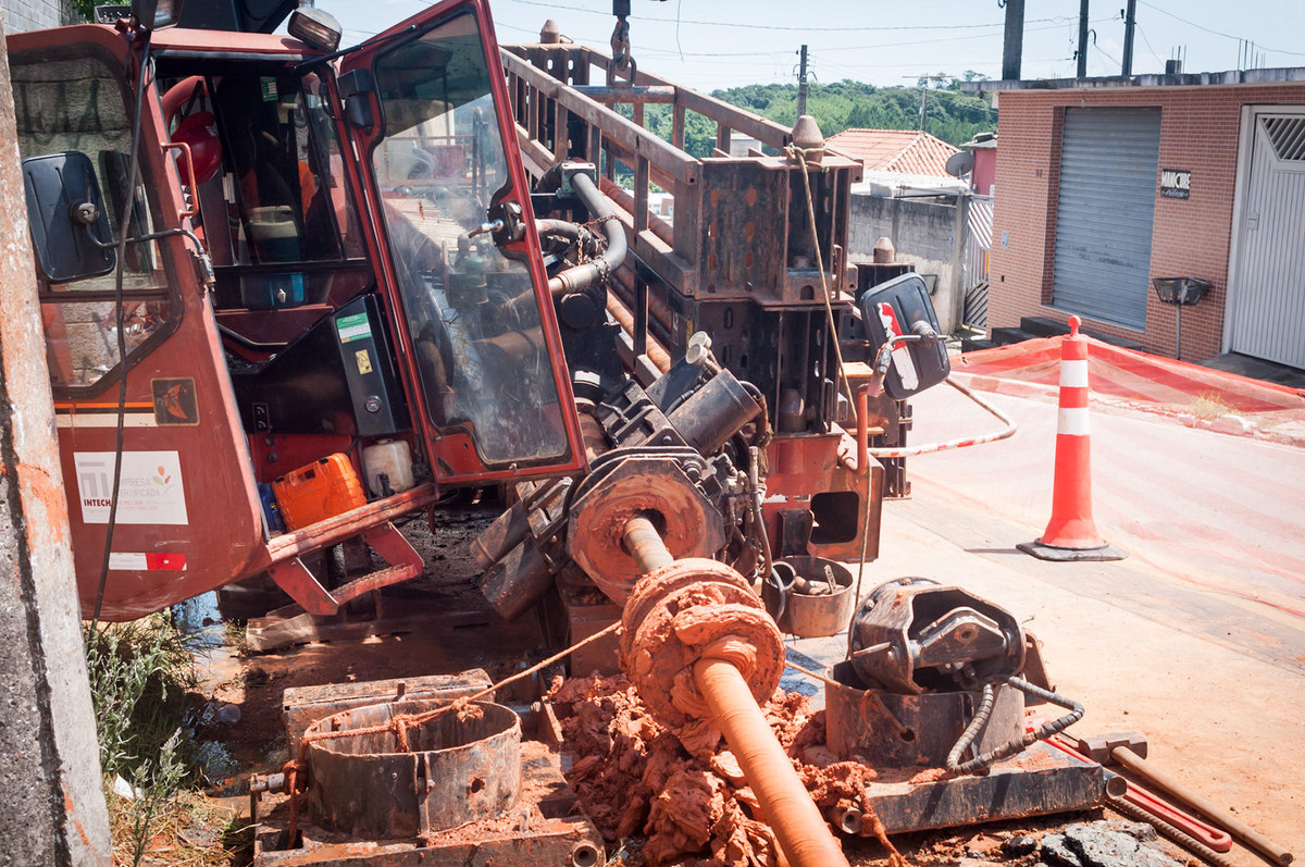 Registro das etapas de Obra de Perfuração Horizontal Direcional, HDD, para uso em material de comunicação e relatórios internos da Empresa
