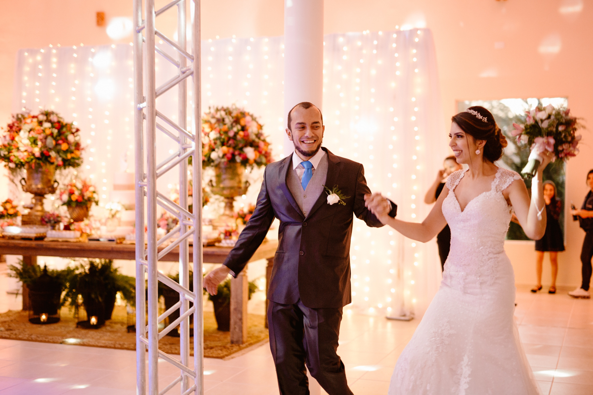 entrada dos noivos na festa