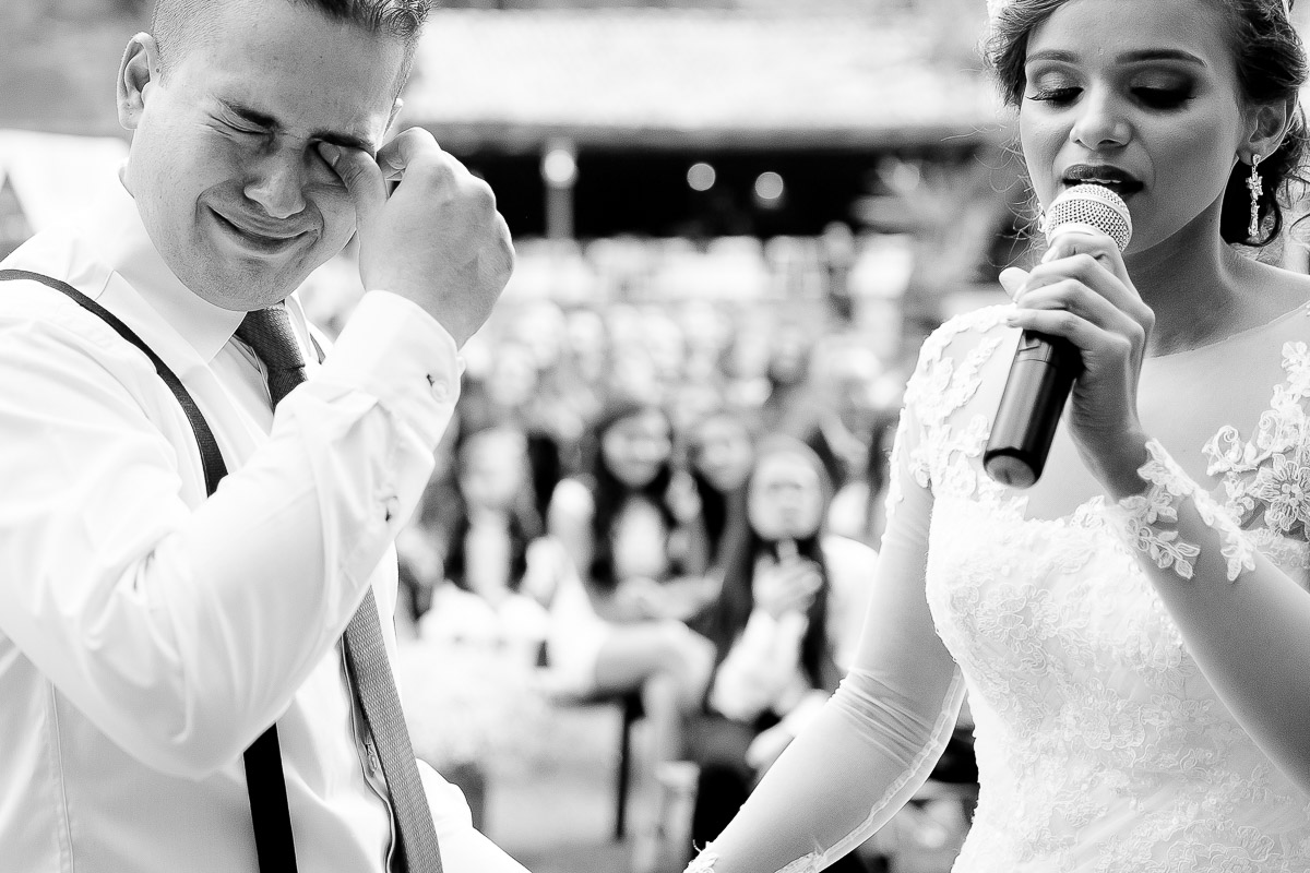 NOIVO CHORANDO NA CERIMONIA