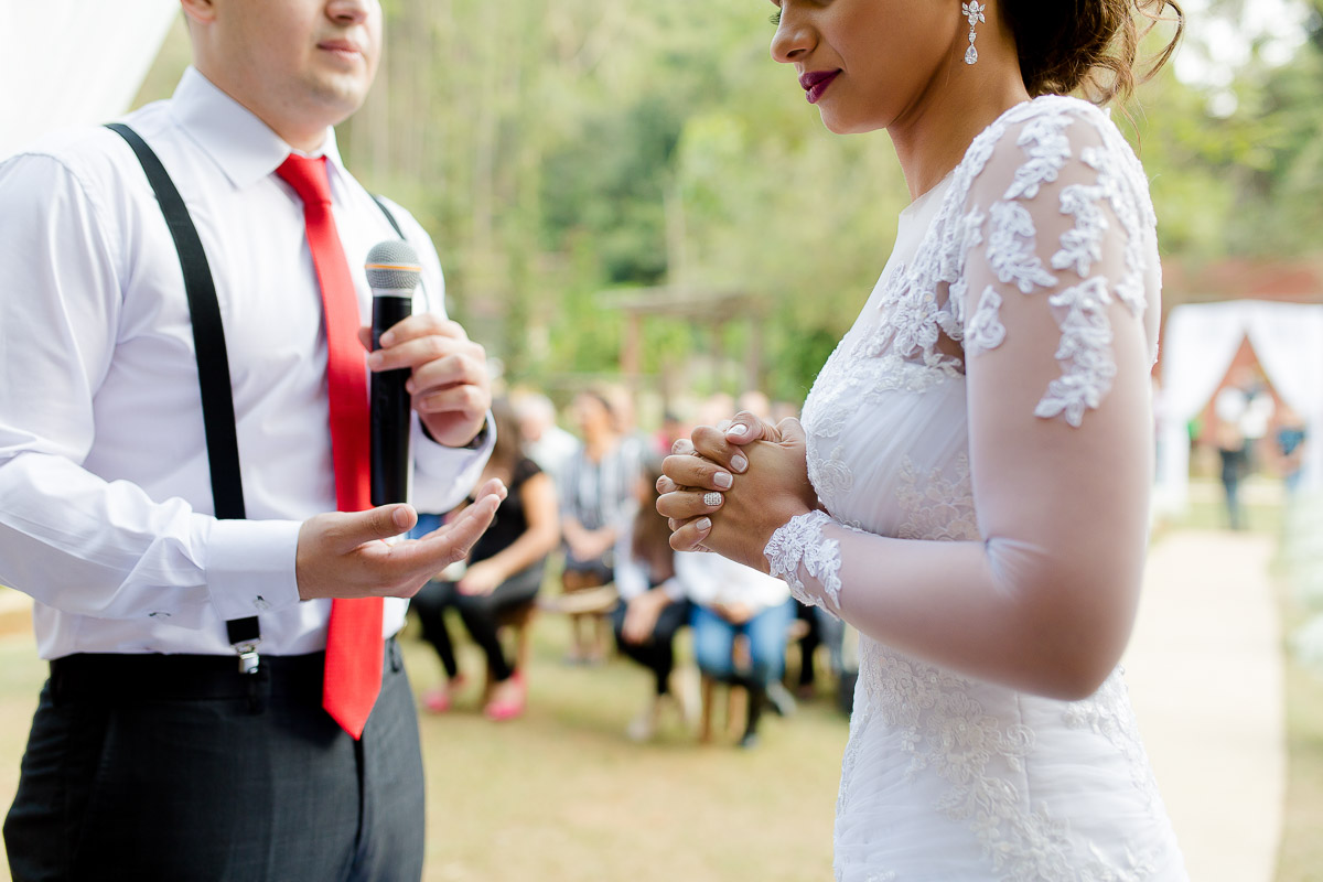 NOIVOS ORANDO PELAS ALIANÇAS