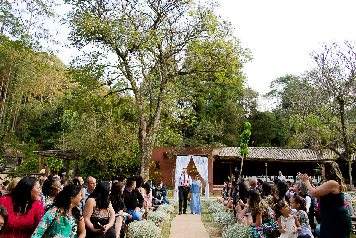 ENTRADA DO NOIVO COM A MÃE