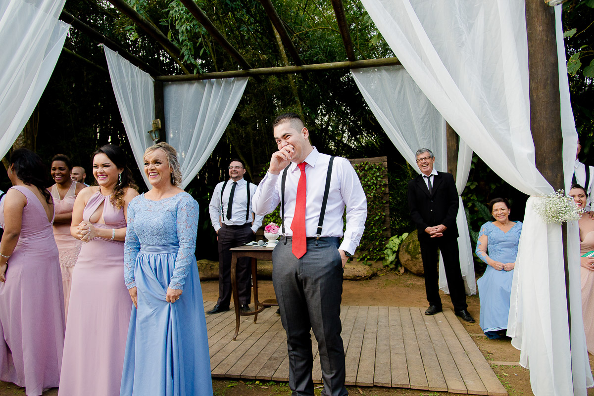 ESPERA DO NOIVO NO ALTAR