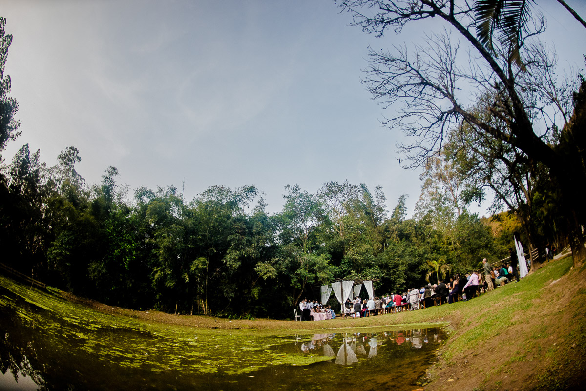 CERIMÔNIA EM BOSQUE