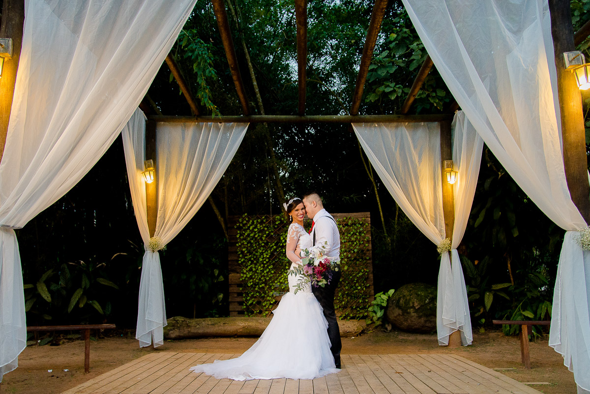 ENSAIO DE CASAL NO DIA DO CASAMENTO