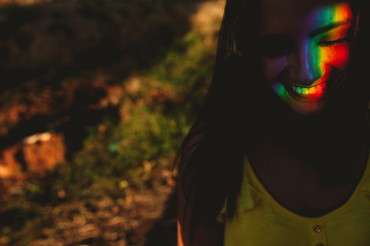 gabi sorrindo com prisma