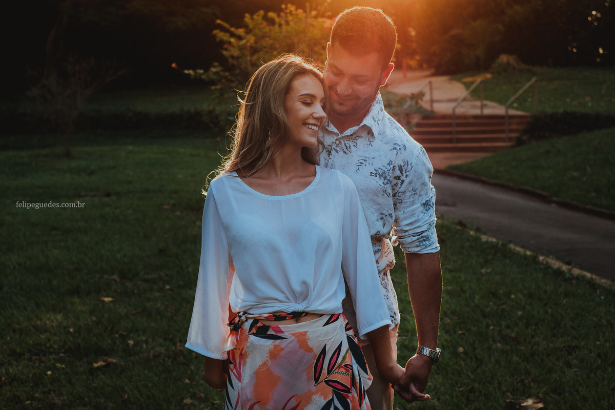 fotos no por do sol pre casamento