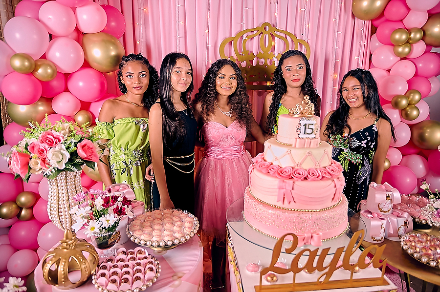 LAYLA E AMIGAS FESTA DE 15 ANOS FARIAS