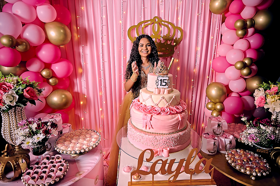 parabens  festa de 15 anos farias decoração