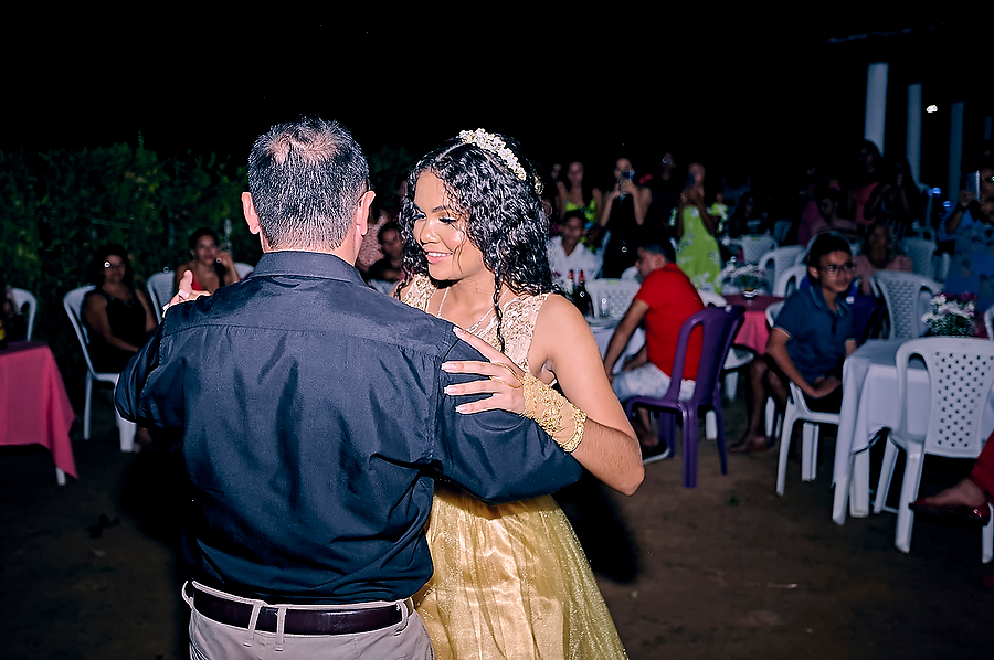  dançando valsa com padrinho  layla festa 15 anos farias 2022
