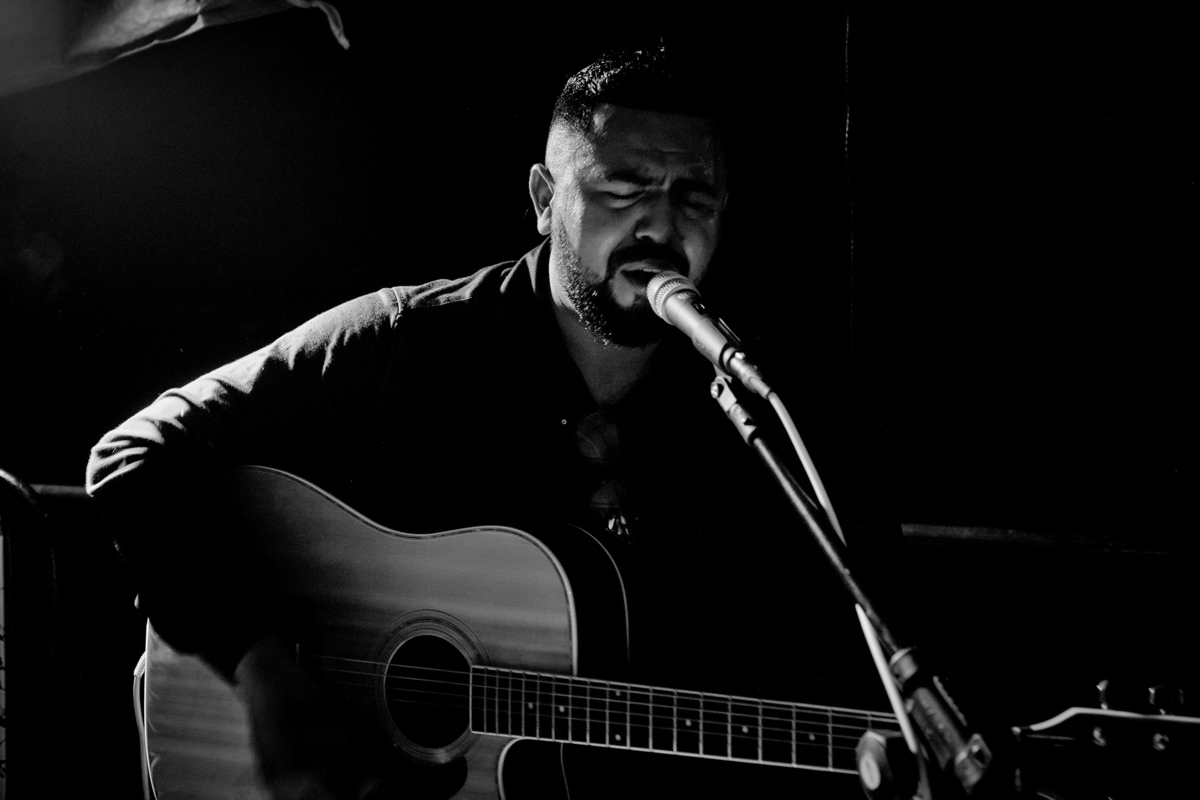 CANTOR DA BANDA FILHOS DO REI -THALHES