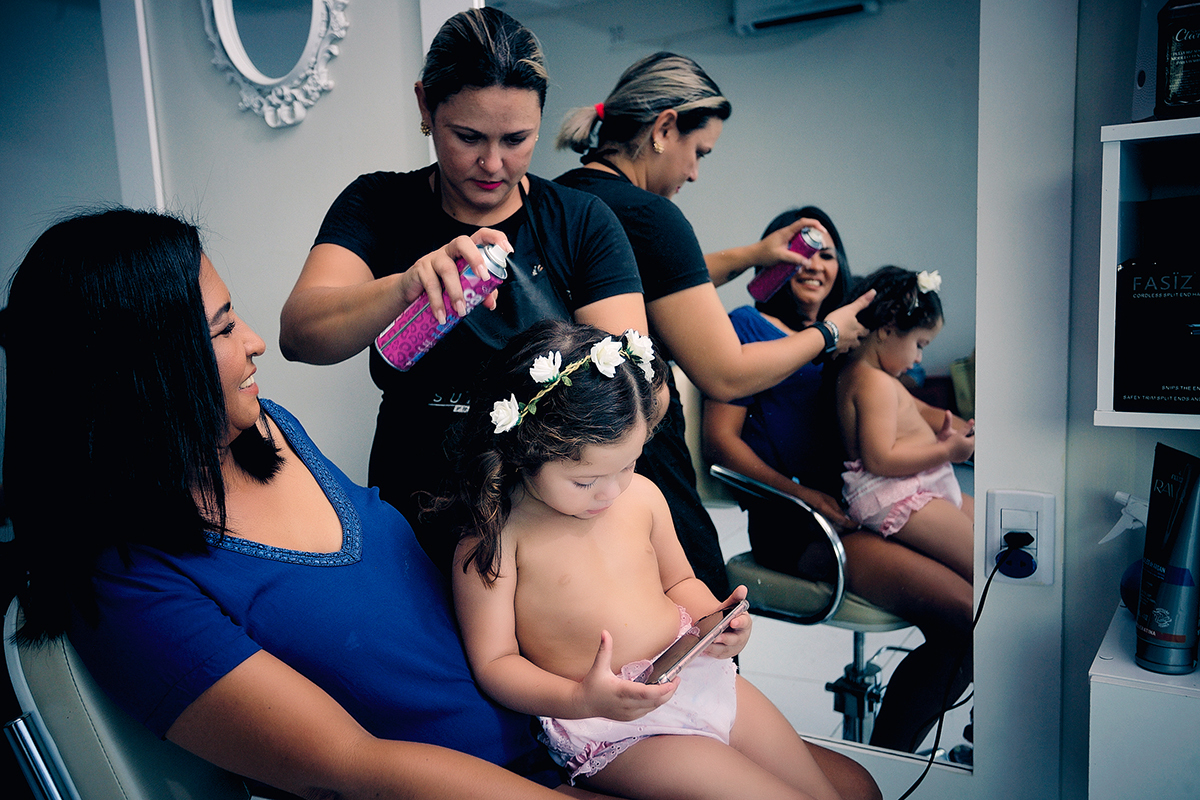 fazendo cabelo de criança bella flor