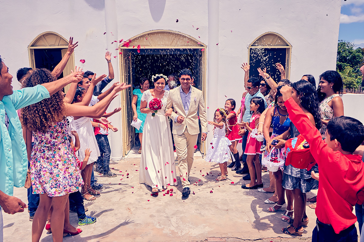 chuva de perolas e arroz nos recém casados em curva grande-igraja-santa-ana