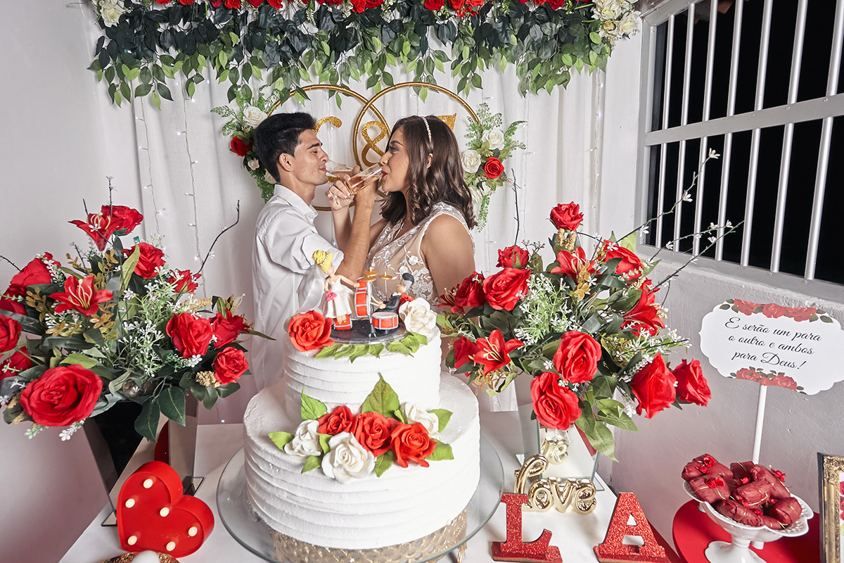 brinde dos recem-casados na recepção 