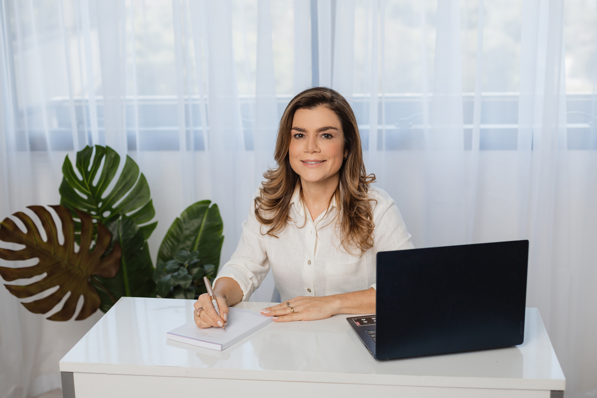 Foto de marca pessoal para dentista Renata Castanheiro