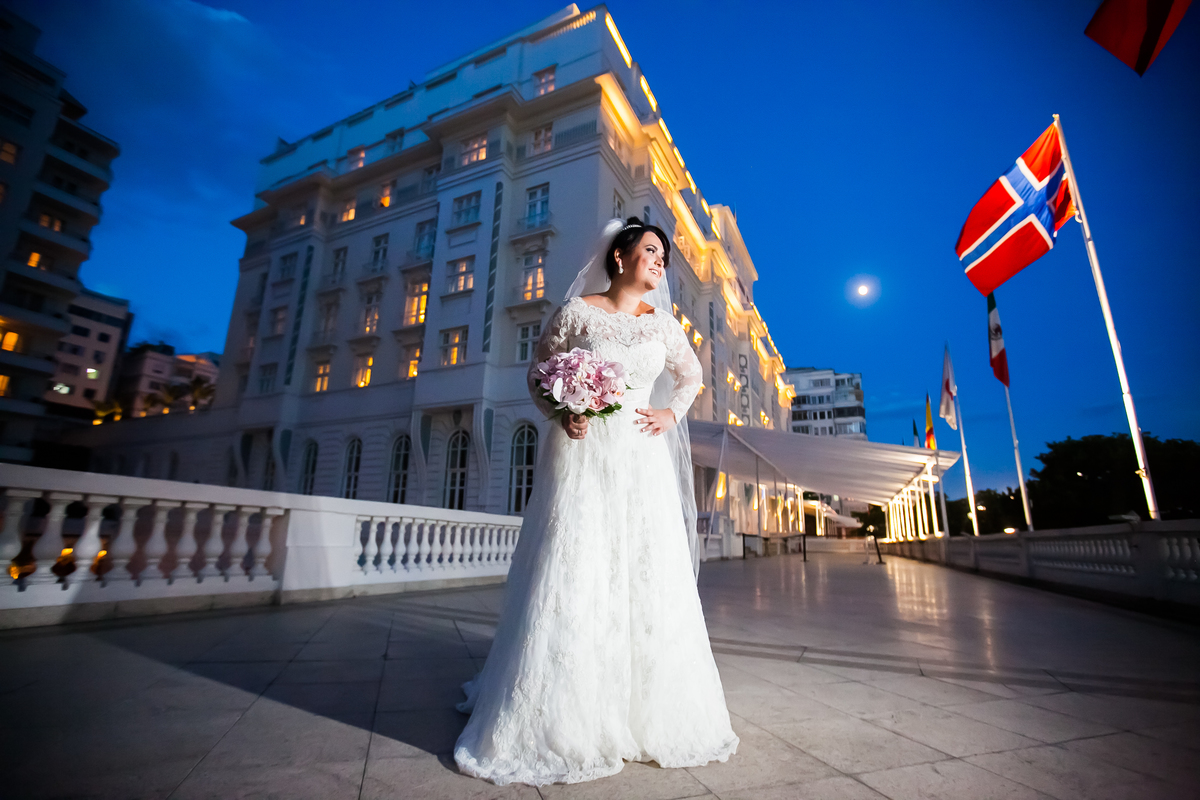 Fotografia de casamento, fotos de casamento, noiva, Fotógrafo no Porto, em Portugal. Fotógrafo de casamentos no Porto, Portugal. Fotos espontaneas, fotos naturais, fotos românticas, fotografia criativa. Casal apaixonado. Melhor fotógrafo de Portugal