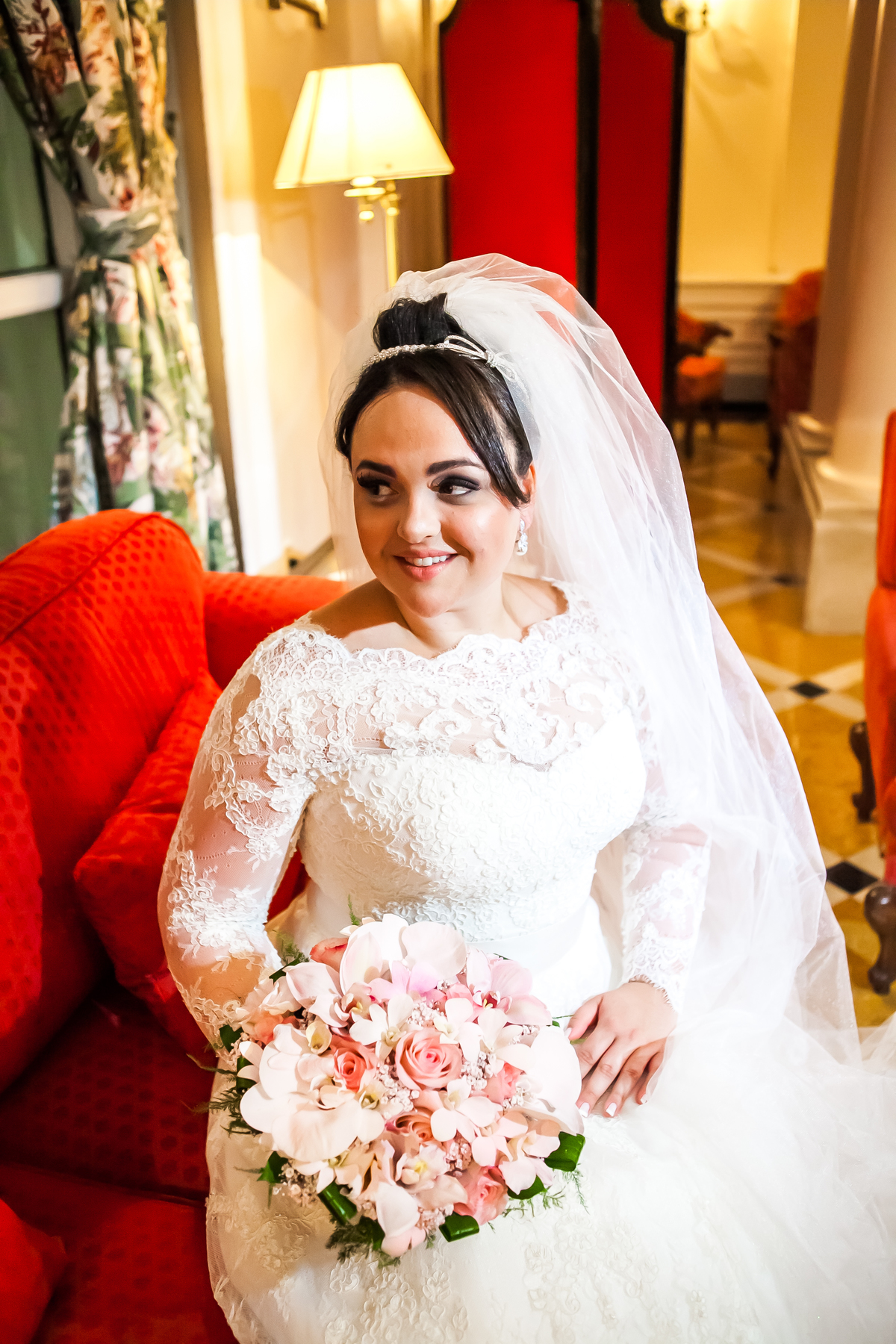 Fotografia de casamento, fotos de casamento, noiva, Fotógrafo no Porto, em Portugal. Fotógrafo de casamentos no Porto, Portugal. Fotos espontaneas, fotos naturais, fotos românticas, fotografia criativa. Casal apaixonado. Melhor fotógrafo de Portugal