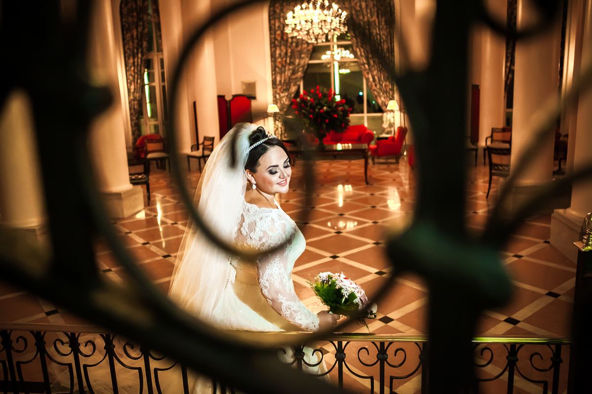 Fotografia de casamento, fotos de casamento, noiva, Fotógrafo no Porto, em Portugal. Fotógrafo de casamentos no Porto, Portugal. Fotos espontaneas, fotos naturais, fotos românticas, fotografia criativa. Casal apaixonado. Melhor fotógrafo de Portugal