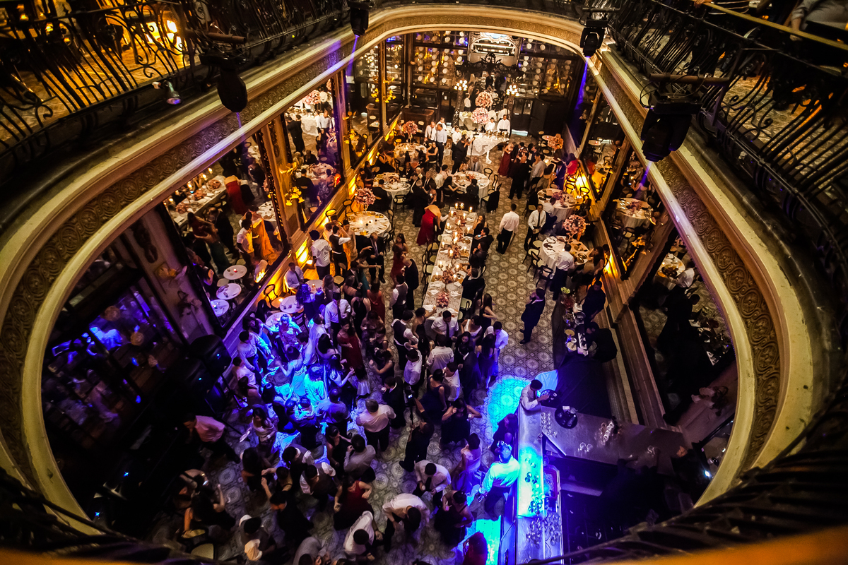 Fotografia de casamento, fotos de casamento, noiva, Fotógrafo no Porto, em Portugal. Fotógrafo de casamentos no Porto, Portugal. Fotos espontaneas, fotos naturais, fotos românticas, fotografia criativa. Casal apaixonado. Melhor fotógrafo de Portugal