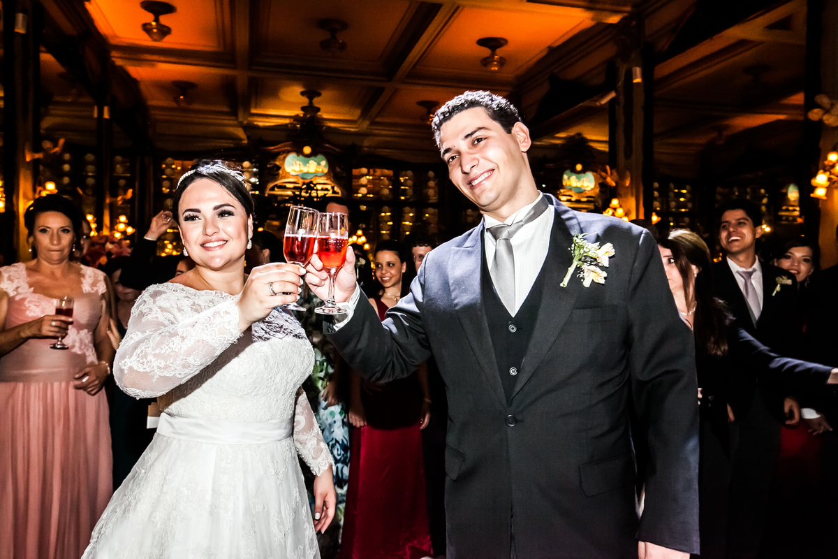 Fotografia de casamento, fotos de casamento, noiva, Fotógrafo no Porto, em Portugal. Fotógrafo de casamentos no Porto, Portugal. Fotos espontaneas, fotos naturais, fotos românticas, fotografia criativa. Casal apaixonado. Melhor fotógrafo de Portugal