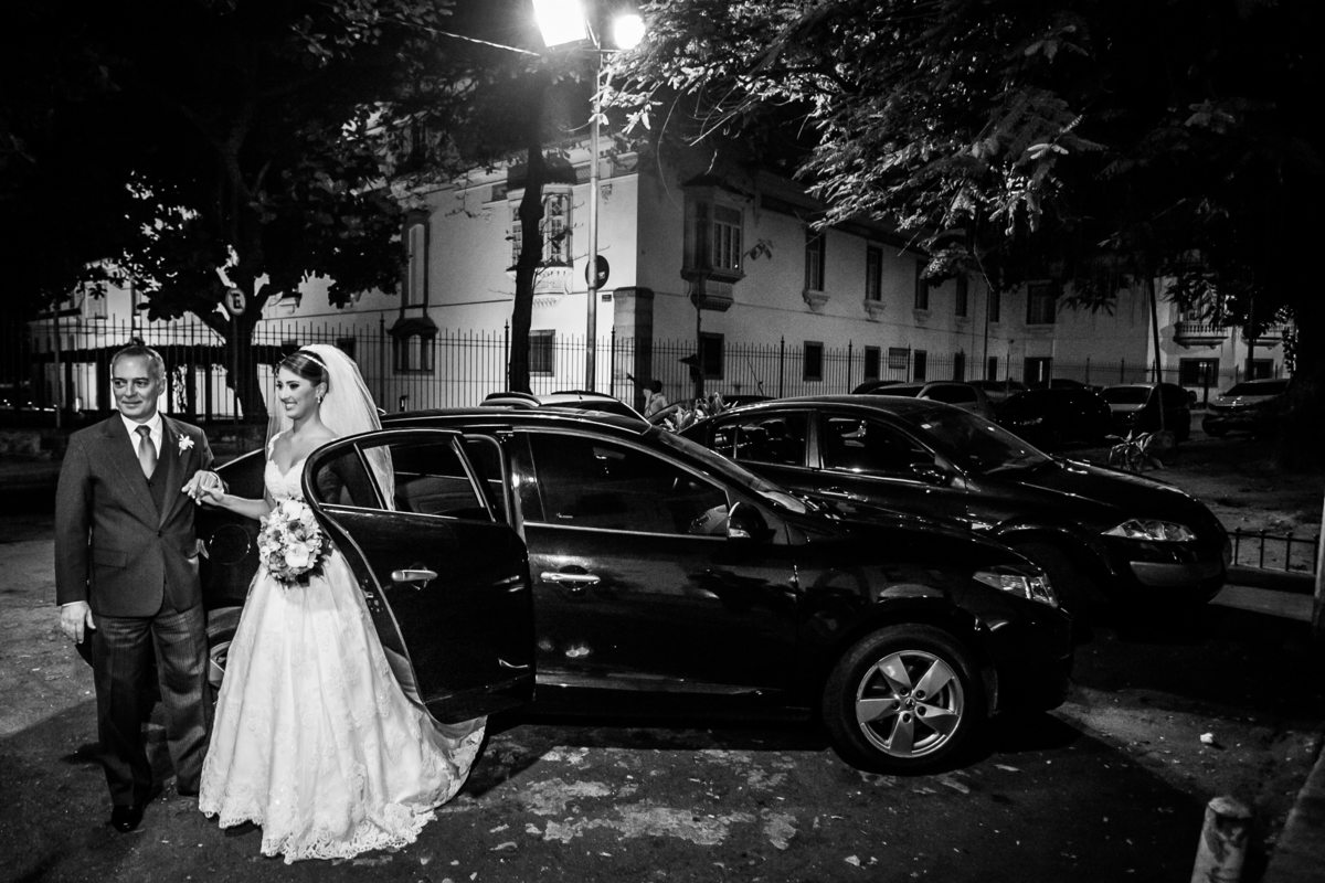 Fotografia de casamento, fotos de casamento, noiva, Fotógrafo no Porto, em Portugal. Fotógrafo de casamentos no Porto, Portugal. Fotos espontaneas, fotos naturais, fotos românticas, fotografia criativa. Casal apaixonado. Melhor fotógrafo de Portugal