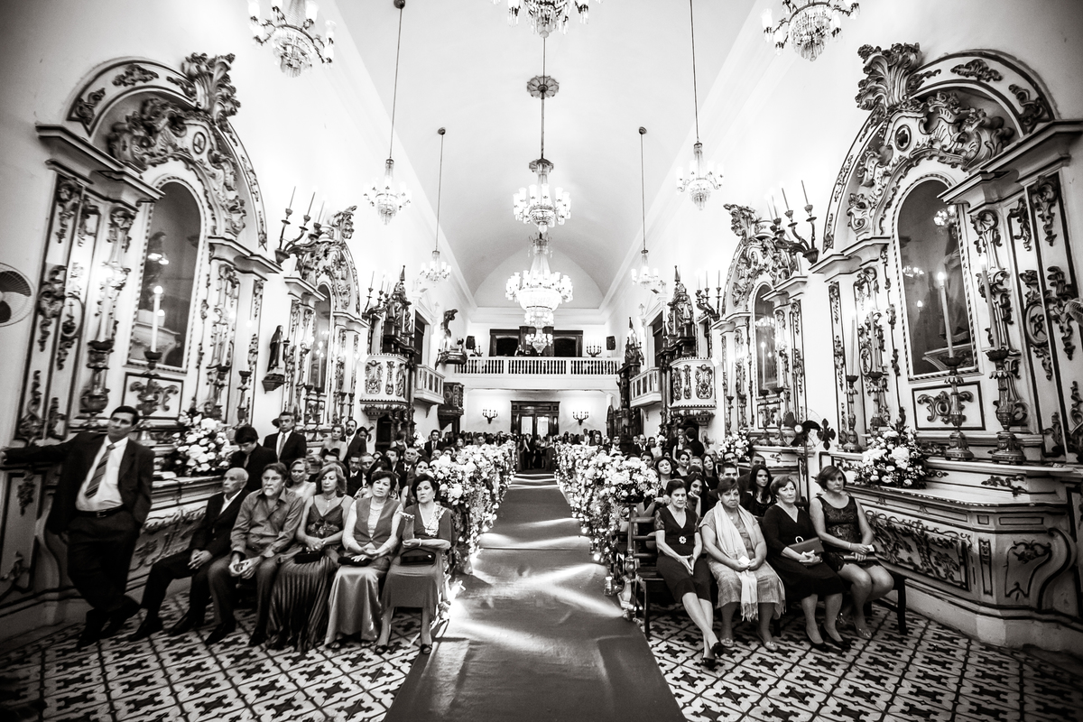 Fotografia de casamento, fotos de casamento, noiva, Fotógrafo no Porto, em Portugal. Fotógrafo de casamentos no Porto, Portugal. Fotos espontaneas, fotos naturais, fotos românticas, fotografia criativa. Casal apaixonado. Melhor fotógrafo de Portugal