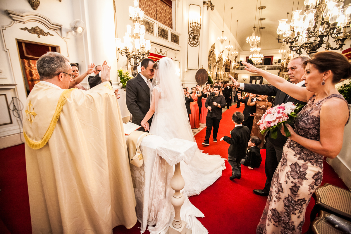 Fotografia de casamento, fotos de casamento, noiva, Fotógrafo no Porto, em Portugal. Fotógrafo de casamentos no Porto, Portugal. Fotos espontaneas, fotos naturais, fotos românticas, fotografia criativa. Casal apaixonado. Melhor fotógrafo de Portugal