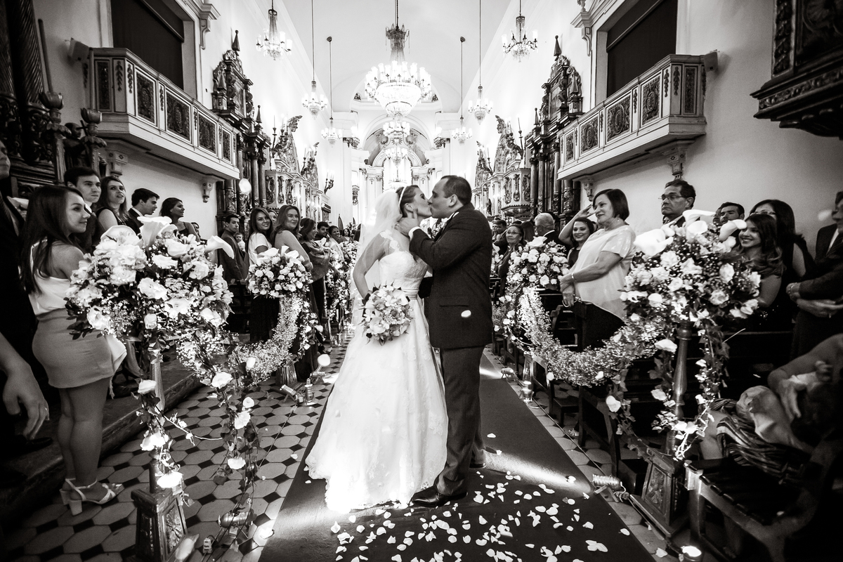 Fotografia de casamento, fotos de casamento, noiva, Fotógrafo no Porto, em Portugal. Fotógrafo de casamentos no Porto, Portugal. Fotos espontaneas, fotos naturais, fotos românticas, fotografia criativa. Casal apaixonado. Melhor fotógrafo de Portugal