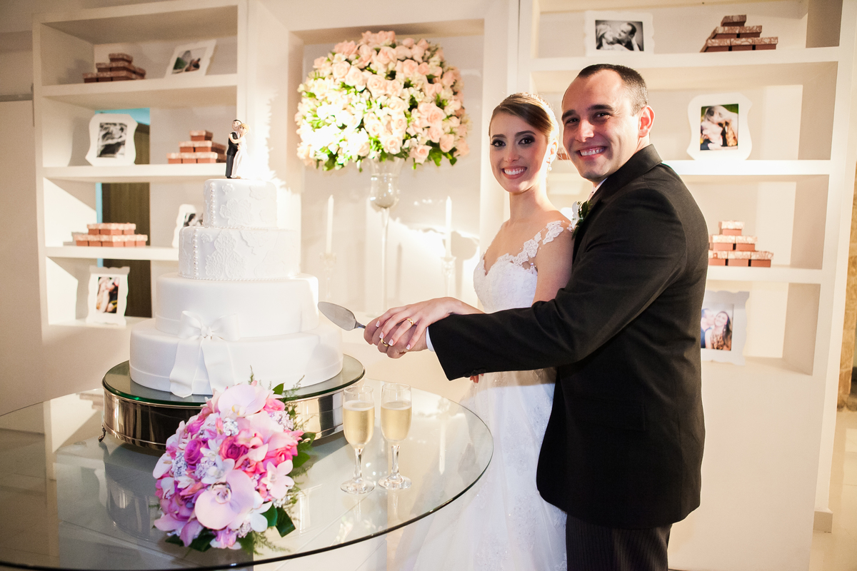 Fotografia de casamento, fotos de casamento, noiva, Fotógrafo no Porto, em Portugal. Fotógrafo de casamentos no Porto, Portugal. Fotos espontaneas, fotos naturais, fotos românticas, fotografia criativa. Casal apaixonado. Melhor fotógrafo de Portugal
