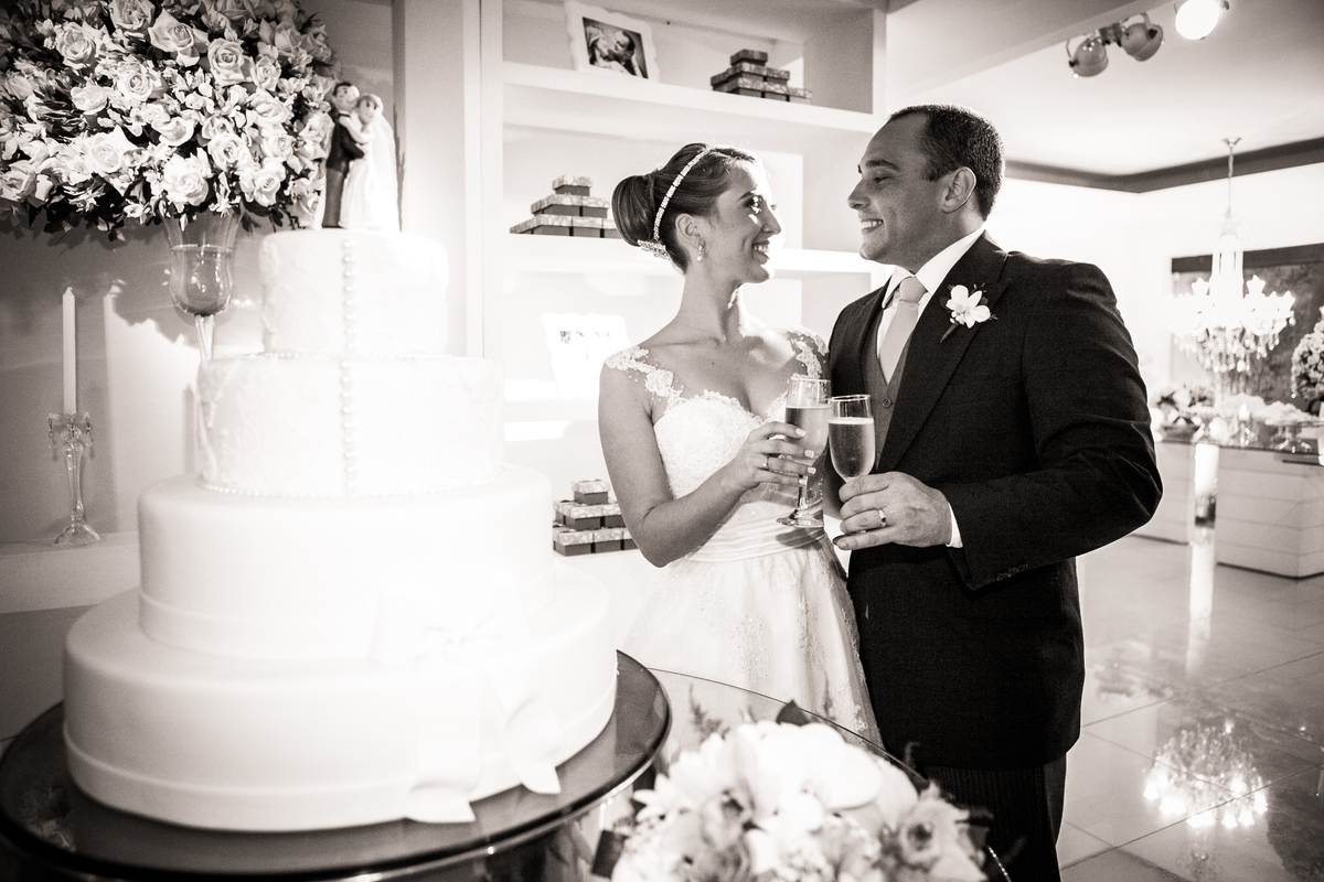 Fotografia de casamento, fotos de casamento, noiva, Fotógrafo no Porto, em Portugal. Fotógrafo de casamentos no Porto, Portugal. Fotos espontaneas, fotos naturais, fotos românticas, fotografia criativa. Casal apaixonado. Melhor fotógrafo de Portugal