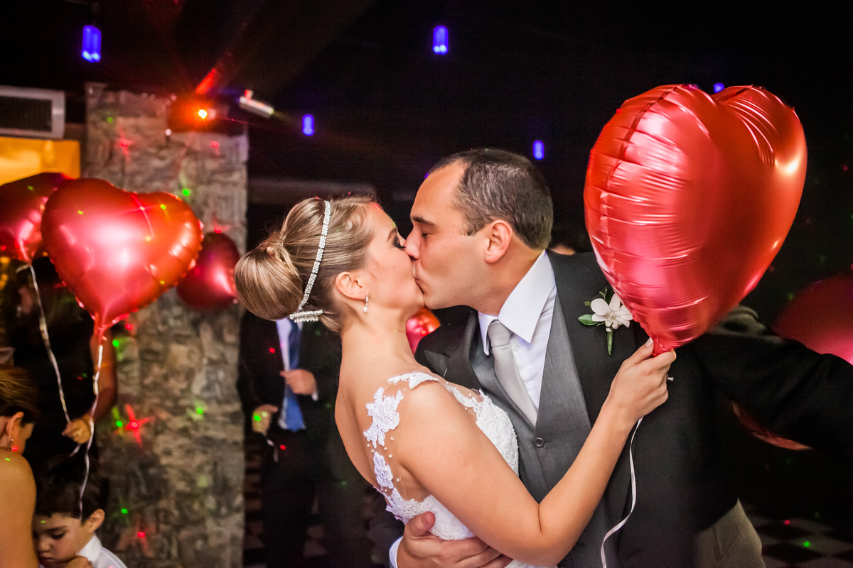 Fotografia de casamento, fotos de casamento, noiva, Fotógrafo no Porto, em Portugal. Fotógrafo de casamentos no Porto, Portugal. Fotos espontaneas, fotos naturais, fotos românticas, fotografia criativa. Casal apaixonado. Melhor fotógrafo de Portugal