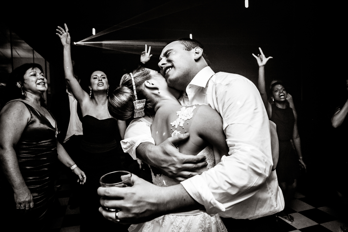 Fotografia de casamento, fotos de casamento, noiva, Fotógrafo no Porto, em Portugal. Fotógrafo de casamentos no Porto, Portugal. Fotos espontaneas, fotos naturais, fotos românticas, fotografia criativa. Casal apaixonado. Melhor fotógrafo de Portugal