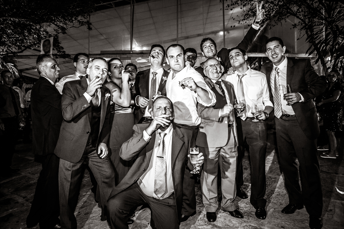 Fotografia de casamento, fotos de casamento, noiva, Fotógrafo no Porto, em Portugal. Fotógrafo de casamentos no Porto, Portugal. Fotos espontaneas, fotos naturais, fotos românticas, fotografia criativa. Casal apaixonado. Melhor fotógrafo de Portugal